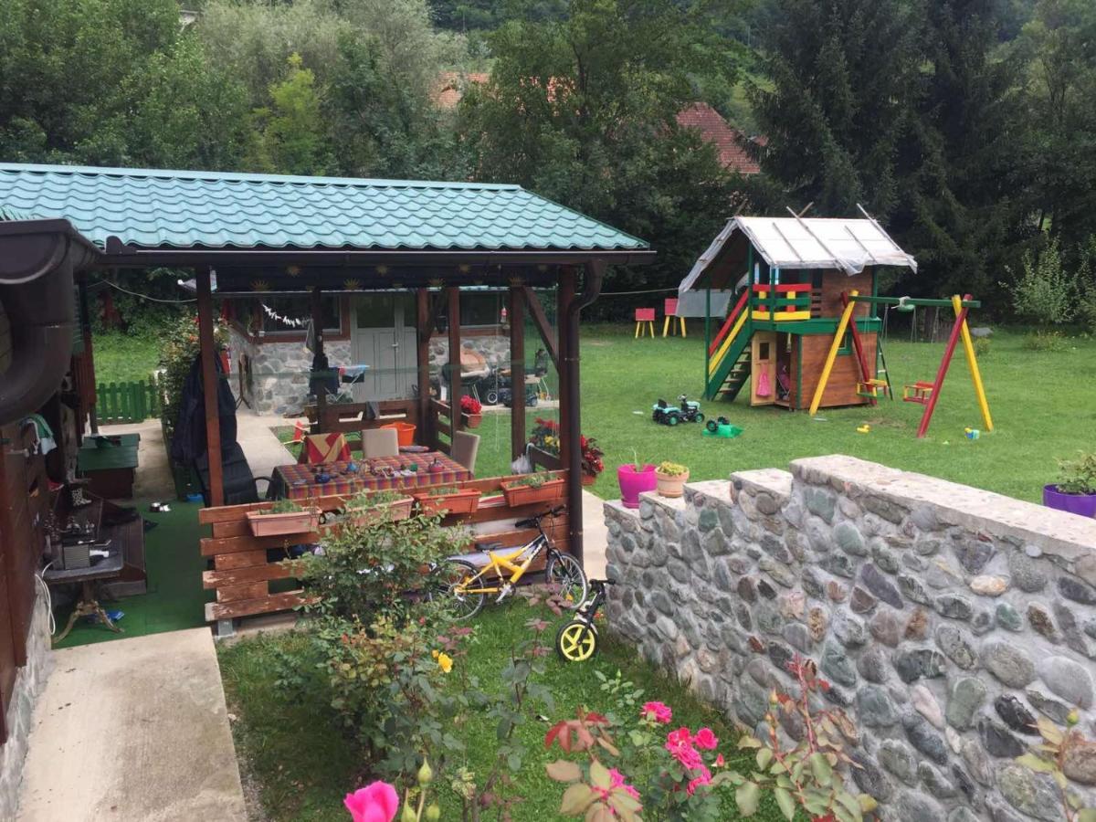 Cottage Ravna Rijeka บิเยโลโปลเย ภายนอก รูปภาพ